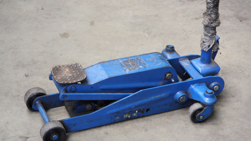 Best Floor Jack for RV